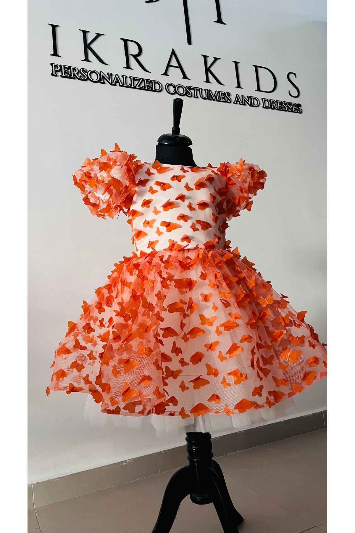 Turuncu Kelebekli Kız Çocuk Elbisesi- Kabarık, Astarlı, Kısa Kollu, Özel dikim