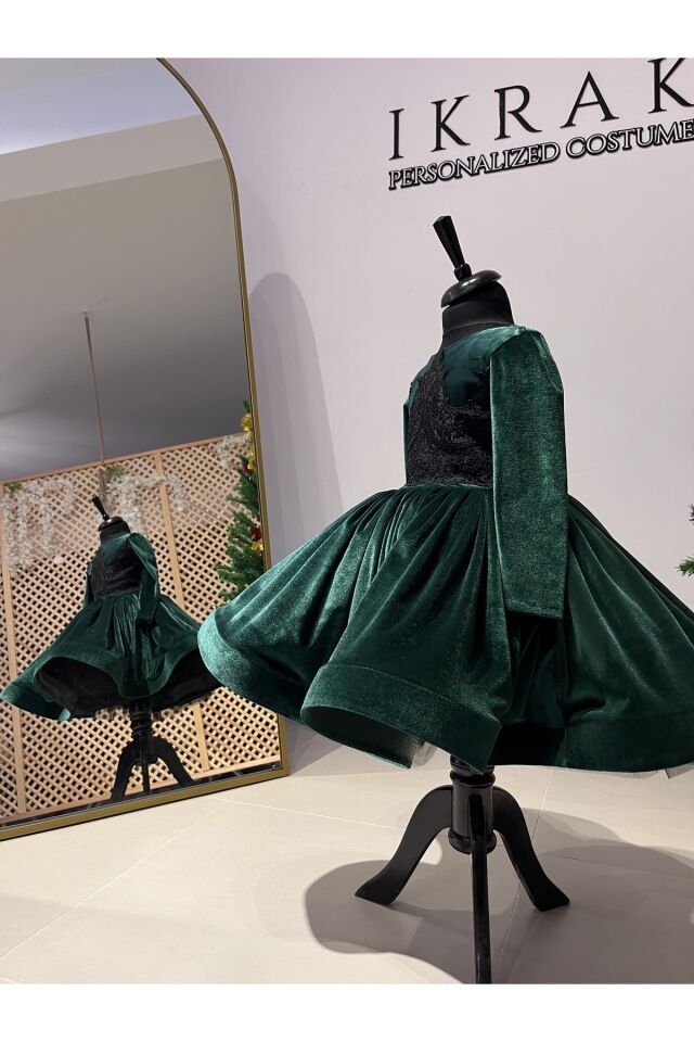 Kız Çocuk Yeşil Kadife Elbise