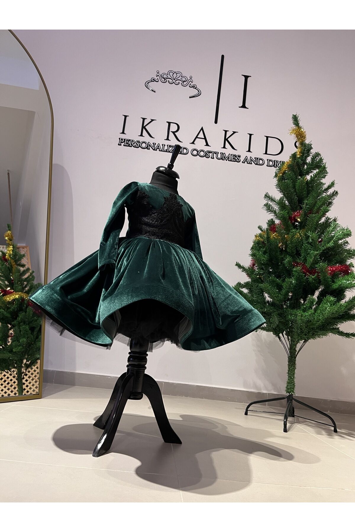 Kız Çocuk Yeşil Kadife Elbise